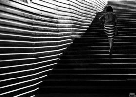 А на выходе - отряд моряков в "тельняшках", верхом на зебрах, и вместо "шашек" шахматные доски...:)