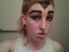 Нет повести печальнее на свете, чем повесть о бровях и о пинцете