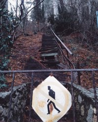 это у нас в ялте возле водопада учан су.