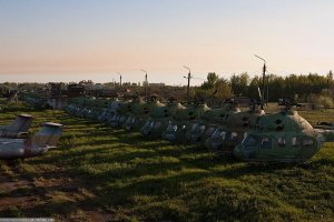 Заброшенные автомобили - кладбища ушедшей  красоты