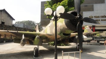 Живем конечно не красавец... Скайрайдер ассоциируется с напалмом(как и Фантом)