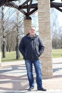 А это я в год выхода "Особенностей национальной охоты" и сейчас, спустя 22 года