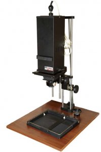 Полный набор джентльмена-фотографа:
Фотоаппарат "Practica" (ГДР), увеличитель "Krokus" (Польша),
Фотоплёнка "ORWO" (ГДР), цветной проявитель "Foma-color" (ЧССР),
цветная фотобумага "Forte"  (Венгрия)