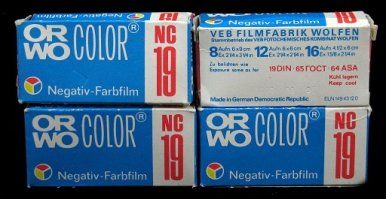 Полный набор джентльмена-фотографа:
Фотоаппарат "Practica" (ГДР), увеличитель "Krokus" (Польша),
Фотоплёнка "ORWO" (ГДР), цветной проявитель "Foma-color" (ЧССР),
цветная фотобумага "Forte"  (Венгрия)