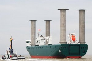От турбопарусов было бы больше толку, но эту технологию почему-то старательно все обходят стороной.