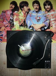 Я из такой 109 Веги часы сделал-сохранил, так сказать, на память-верой и правдой служила 25 лет! Но ресурс отработан, спасибо за службу, старик! Обновил-Шервуд взял..