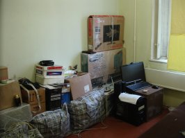 не японец :) просто только переехал и это - единственное помещение, где не идёт ремонт!