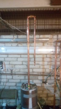 Аппарат Магарыч убогий, качество с него ноль. Автор явно рекламит именно эту марку. 
Еслу уж гнать самогон, то вот на таких аппаратах. А купив магарыч вы сильно огорчитесь и скоростью и качеством самогона. Данные аппараты производятся здесь