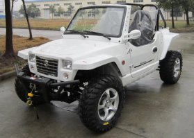 Мини Джип Discovery Classic. Очень нехилая машинка. Правда, по сравнению с "Кинешмой", разница в их цене - как за будильник "Слава" и Биг Бен...  Зато - не игрушечный.