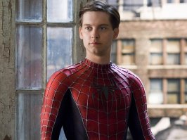 Сколько раз объяснять, слева человек-паук курильщика, справа человек-паук нормального человека!