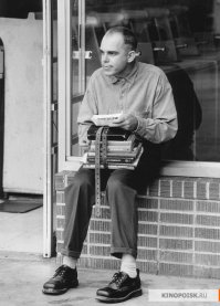 В фильме "Отточенное лезвие" Билли Боб Торонто - вот уж совсем другой взгляд, только в субтитрах можно дагадаться что это он