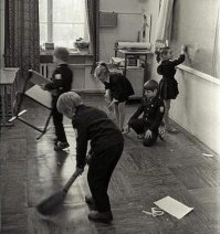 Школьники взбунтовались против поборов в школе. Видео