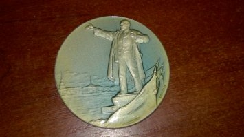 Город наш называется- Санкт-Петербург,ПЕтетбург, какие нафиг .пИтерцы. Петербуржцы или согласен на ленинградцы.