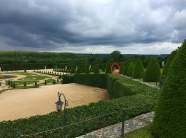 Не совсем уединение, парочка с коляской засветилась: