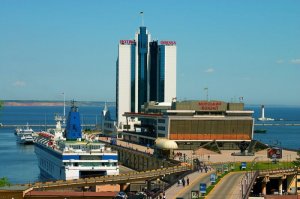 Мне в Одессе порт нравится