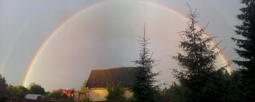 Радуга и опоры линий электропередач