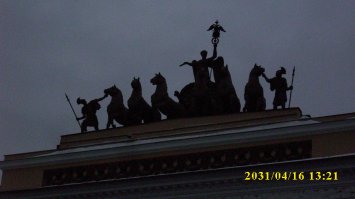 25 мастерских уличных фото, на которых ты увидишь настоящий Санкт-Петербург