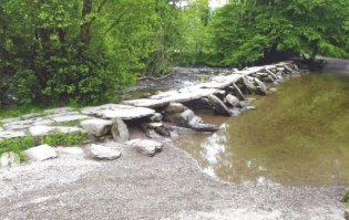 Правда, стоунхедж был и ДО ремонта.
Правда, он не был таким грандиозным и таинственным.
Вот - аутентичные, старые камни стоунхеджа: