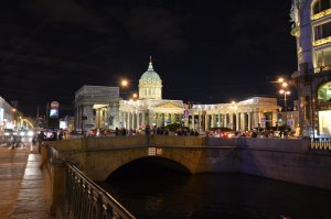 25 мастерских уличных фото, на которых ты увидишь настоящий Санкт-Петербург