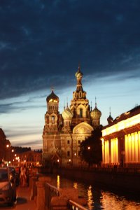 25 мастерских уличных фото, на которых ты увидишь настоящий Санкт-Петербург