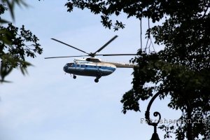 А то что гайка кажется не подвижной так то физические явления так работают при съёмке. У вертолёта вон тоже винт вроде не подвижен но он крутится и вертолёт летит