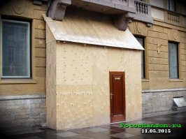 Опытные строители могут бриться даже с монтажной пеной