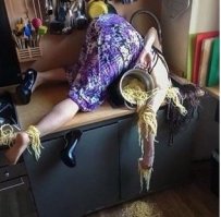 Еще половника в жопе не хватает