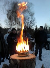 Можно и без ваты. Работает и на бензе, но коптит. 
Вот, я делал: