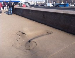 Когда дорожные службы кладут не асфальт, а на свои обязанности::