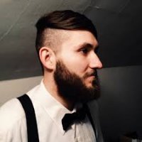 Это хипстеры. На них уже сегодня, как на клоунов смотрят, а лет через 20 будут со смеху сцать горячим калом...