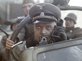 "Единственная дорога", Владислав Дворжецкии .

А вообще список актёров в этой ленте впечатляет.