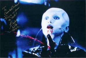 Восставший из ада 2. Барби Уайлд в роли синобита .