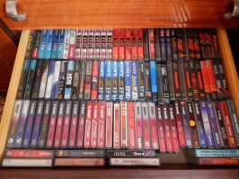 Сегодня сфоткал своё богатство для вас! Вспоминая сколько тогда стоила одна кассета, то в этих ящиках штуки две, а то и три "ЯВЫ" ))