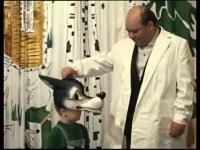 Игорь Угольников в "Джентльменах удачи" в роли мальчика, читающего стишок: