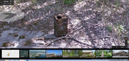 через Гугл просмотр улиц обнаружил чью то поделку из железного бака, проволоки и двух палок. Ну что это может быть?! ведь кто то, зачем то это сделал!