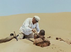 Если ты спас жизнь другого, бескорыстно, не взирая на то, кто он и в кого верит, просто, по порыву души, дай Бог здоровья Тебе и твоим Родителям!
А тем, кто увидев тонущего человека, всматривается, какой у того разрез глаз и символ на цепочке, висящей на шее, и размышляют "стоит - не стоит", размысляшка: ребята, не дай Бог в такой же ситуации вам попадутся такие же, как вы.
P.S. Уже предвижу комменты "Смотря кого откопаешь!" Ну ...