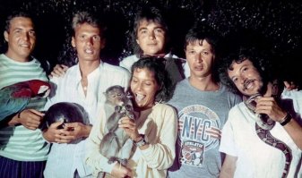 Бааа! Да с ними ж маленький Миша Галустян!