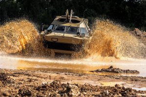 Сейчас становится популярным переделка БРДМа, вот ребята в лакшери переделывают: