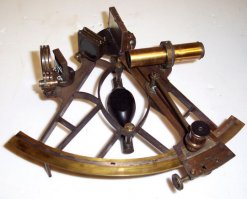 Сам ржал в голос. Пытался представить как это "вышел их строя" секстант