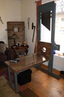 Да такому руки только развяжи. Ему бы в игил там бы ему дали раз вернуться. 
Интересно это стоит такая штука в салоне и сидя на диване он со покойно смотрит телек.