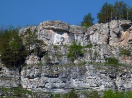В Башкирии тоже увлекаются резьбой по камню, правда не тот масштаб)))
река Нугуш