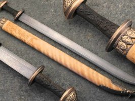 О, Тюр, где берут таких высокомерных неучей. Где тут сказано, что дешёвый сакс снёс голову? А вообще саксы были и такими, если ты не в курсе (до 90 см). Про мечи можешь почитать у меня же, многое узнаешь.



Зачем вылезать в каменты, да ещё так неумеючи, чтобы опозориться? Это удалось, вот клейма, "мифические", может ещё про Пассау не написал тов. Корнуэлл? Где же вас берут таких, "знатоков", спесивых, неграмотных и лезущих давать советы тем, кому они не нужны, я почти на равных говорю с историками. специализирующимися по средневековью.