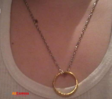 Ещё как носят!!! Это модная фишка!