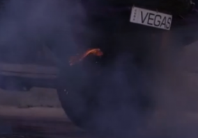 а что там искрит братцы? вроде ничего не должно там быть такого, ручкник у него видать передние колёса блокирует