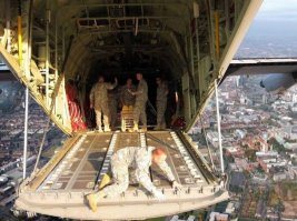 Интересно, а где в этот момент стоял (Сидел, лежал, висел /нужное подчеркнуть/) фотограф?