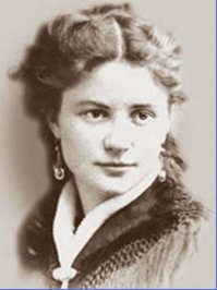 Сонька Золотая Ручка, она же Рубинштейн, она же Школьник, она же Бреннер, она же Блювштейн, урожденная Шейндля-Сура Соломониак.
Сонька Золотая ручка в 1881 году была просто "сослана на поселение" в Сибирь. А в 1888 году "на каторжные работы" на Сахалин. Где после трёх попыток побега была закована в кандалы. 
Так что, на семь лет автор ошибся.