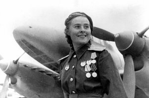 Дико уважаю женщин-военных пилотов. Реально страшная работа. Многие не дожили до победы.