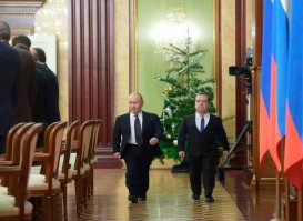 Будильник в разных местах: реакция соцсетей на слова Медведева