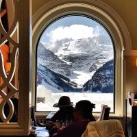 гора Кайлас, говорят она полая внутри. подобного фото быть не может.
вот еще



Блаватская говорила, что где то в тибете затерялась еще одна пирамида.