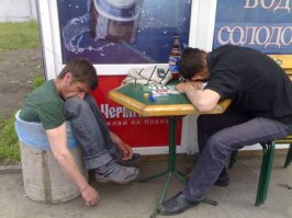 Не умеют японцы сакурой любоваться......